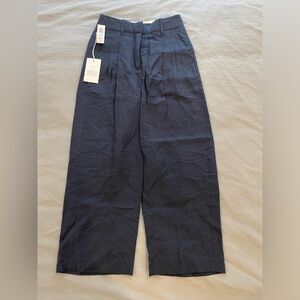 NWT Aritzia effortless cropped dark night navy